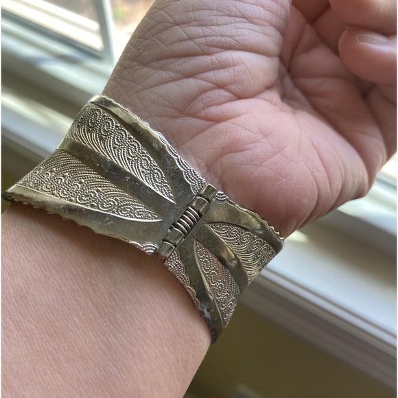 Peacock Feathers Design Clamper Hinged Bracelet Vintage - Picture 11 of 12